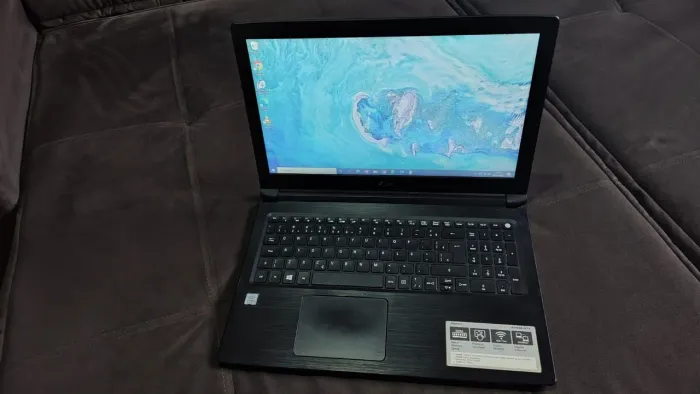 Notebook Acer 4 GB RAM e HD de 1 TB