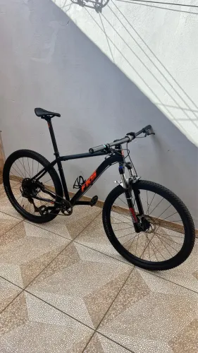 Bicicleta FKS Aro 29 - Shimano - RockShox
