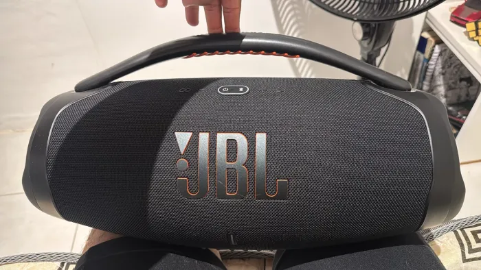PRA SAIR LOGO!!!! JBL BOOMBOX 3