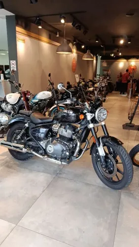 Super Meteor 650 - Marcio Carioca *