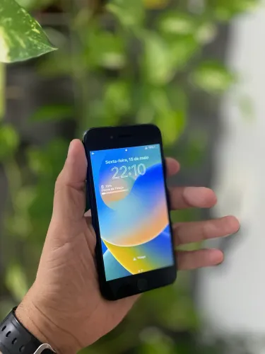 iPhone 8 com 83% de bateria. Funciona tudo - sem avarias