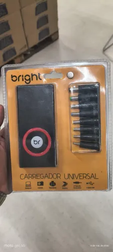 Carregador de notebook universal novo