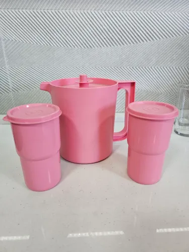 Jarra Tupperware + 2 copos