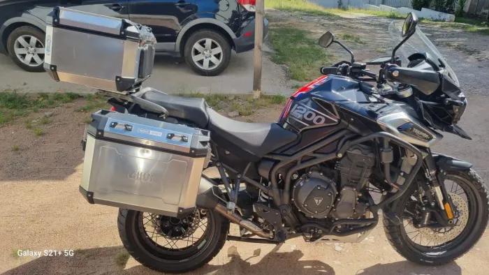 VENDO TRIUMPH TIGER XCX 1200 MOTO IMPECÁVEL TODAS AS REVISÕES FEITAS EM CONCESSIONÁRIA