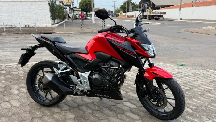 CB300F TWISTER 2024/ Moto impecável