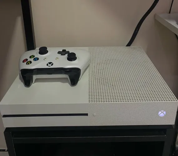 XBOX ONE S 1TB