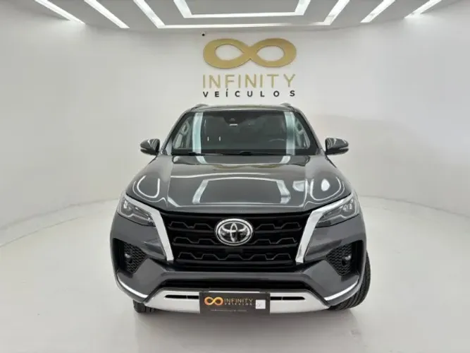 Toyota Hilux SW4 SRX 4X4 2.8 TDI 16V Dies. Aut. 2021