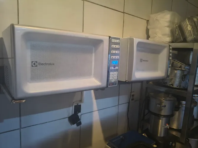 Microondas 110 e 220 vts