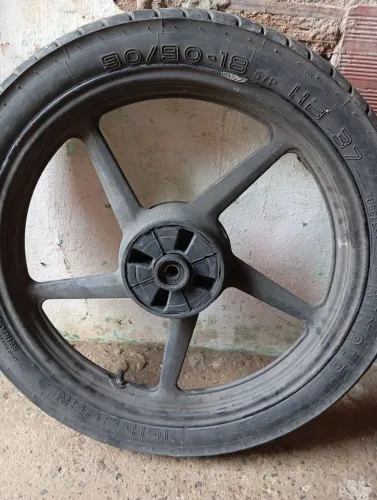 Vendo aro traseiro da Yamaha original, para recondiciona. 