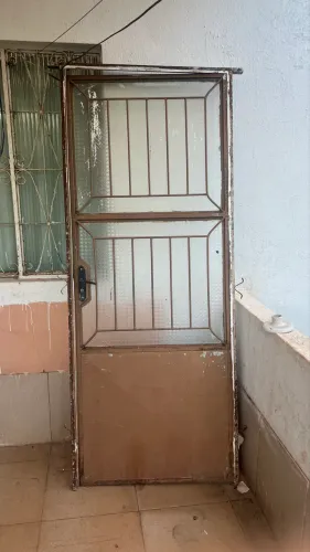 Porta de ferro e vidro
