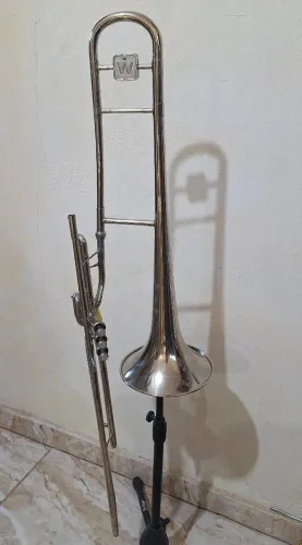 Trombone Weril Brasil em Sib.