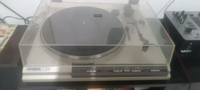 Toca disco gradiente B25 completo sem detalhes.