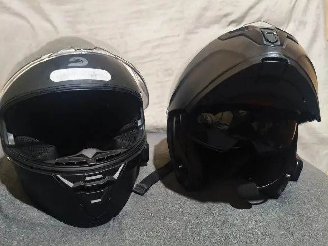 Capacetes Race tech com intercomunicador v6