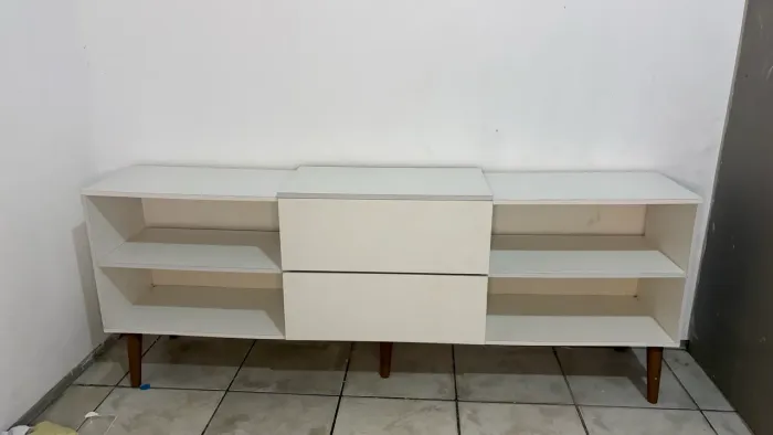 VENDO aparador branco, em excelente estado