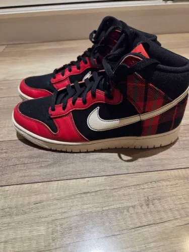 Tênis Nike Dunk High tamanho 43