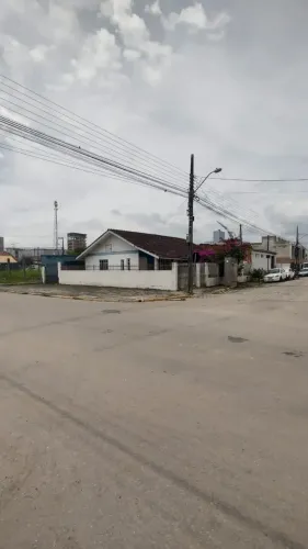 TERRENO EM ITAPEMA, DE ESQUINA, COM RUA ASFALTADA, MEDINDO 300m², OFERTA!!! Morretes