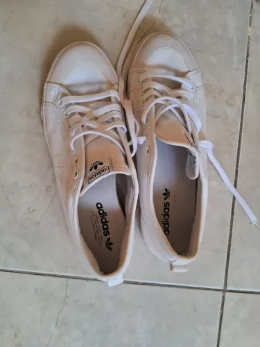 Tênis Adidas