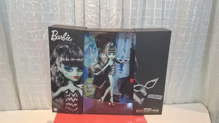 Monster High Skullector Frankie X Barbie Lacrada