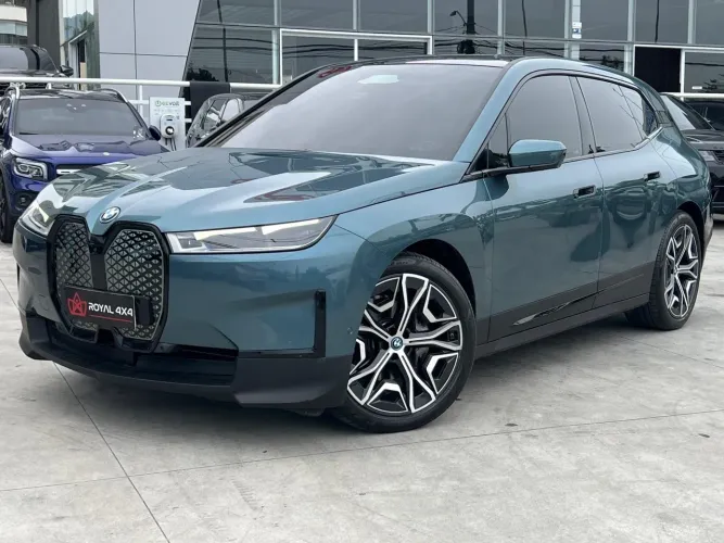 BMW IX 2 Xdrive 30 M Sport (elétrico) 2023