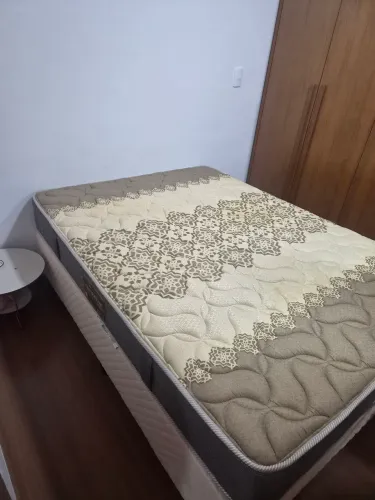 Cama de casal box