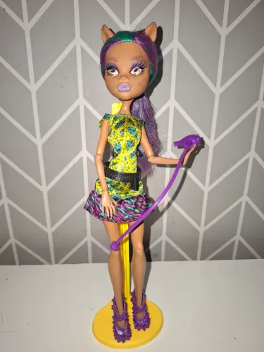 Boneca Monster High Clawdeen Wolf Scare & Makeup