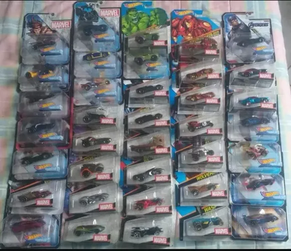 Hot Wheels coleção Marvel 37 carros - 17jcd (no Ferrari)