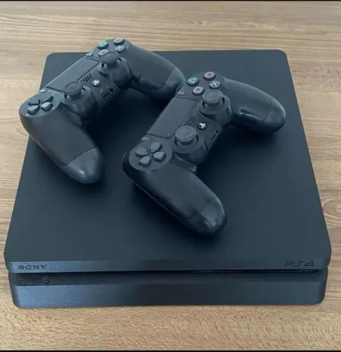 PS4 1TB 2 CONTROLES
