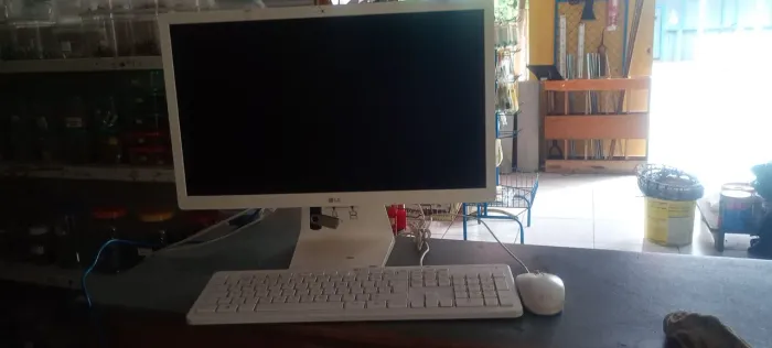 Computador All in One LG 22V280 - Tela Full HD IPS 21,5?
