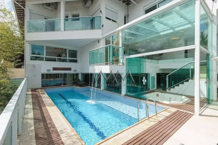 Casa à Venda no Condomínio Vila Alpina | 830 m ² 4 suítes