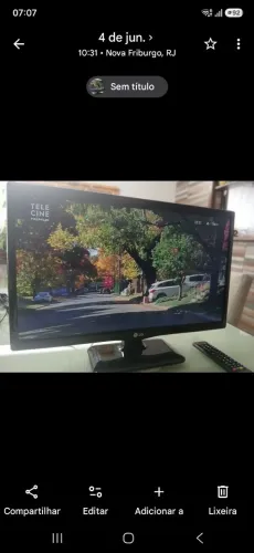 TV LG 24 polegadas com controle, não é smart
