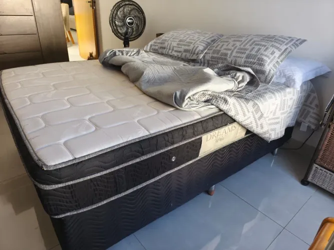 Cama casal top pouquíssimo uso 750$ mola ensacada!
