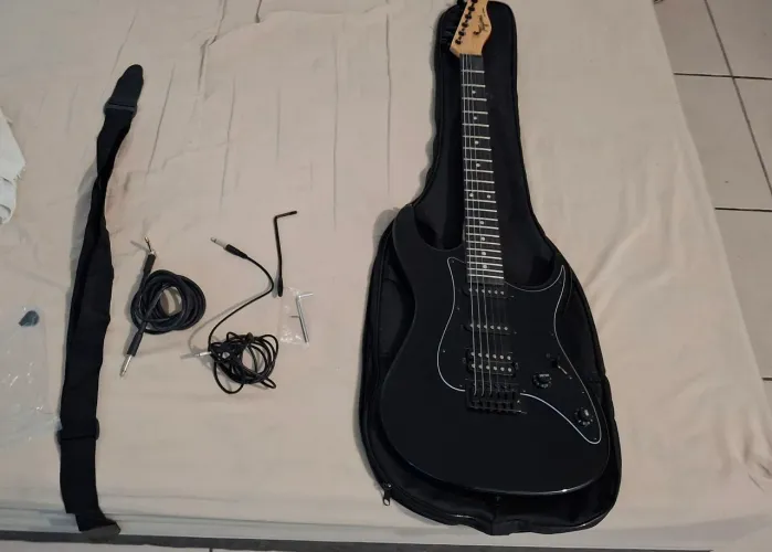 Kit guitarra stratocaster tagima tg520
