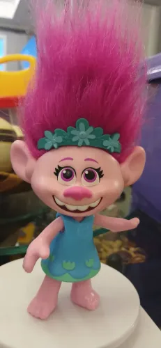 Boneca Poppy Trolls 20cm  Musical