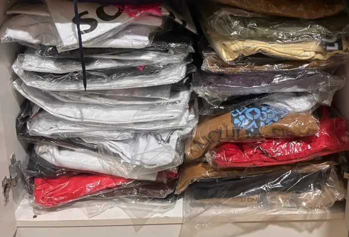VENDO ESTOQUE DE CAMISA ABAIXO DO VALOR DE FÁBRICA
