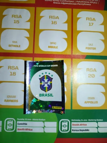 vendo figurinha brilhante da seleção brasileira do álbum da copa do mundo FIFA 2026