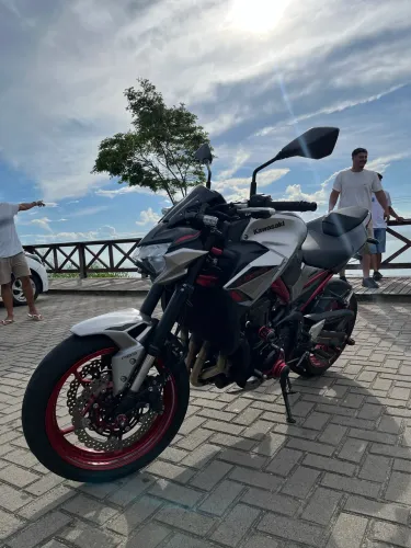 Z900 2023 com apenas 5500 kms rodados