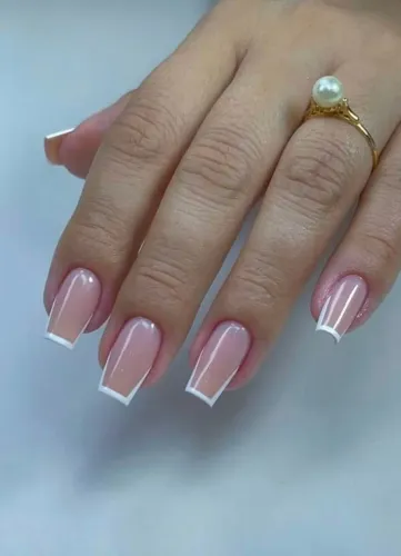 Manicure Tradicional - Esmalteria com clientela formada