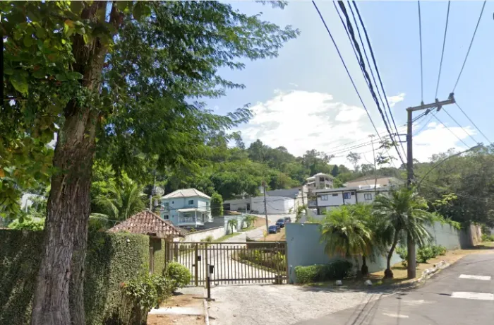 Oportunidade! Terreno de 500 m2 em condomínio fechado em Vargem Pequena