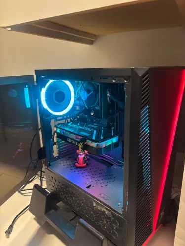 Pc i3 8100 3.6ghz RTX 3050 8gb 16gb de ram