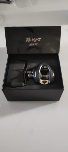 CARRETILHA KASTIKING MG TI ELITE 8.1:1 ALTA PERFORMANCE - BLACK MANIV. ESQUERDO 