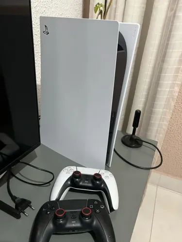 Ps5 500gb +1tb 2 controles + jogos