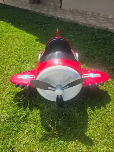 Avião/carrinho à bateria