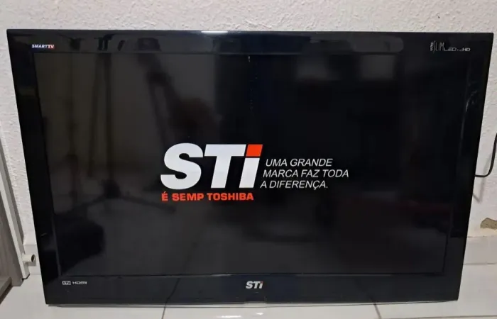 Tv SEMP TOSHIBA 40 pol. Bom estado
