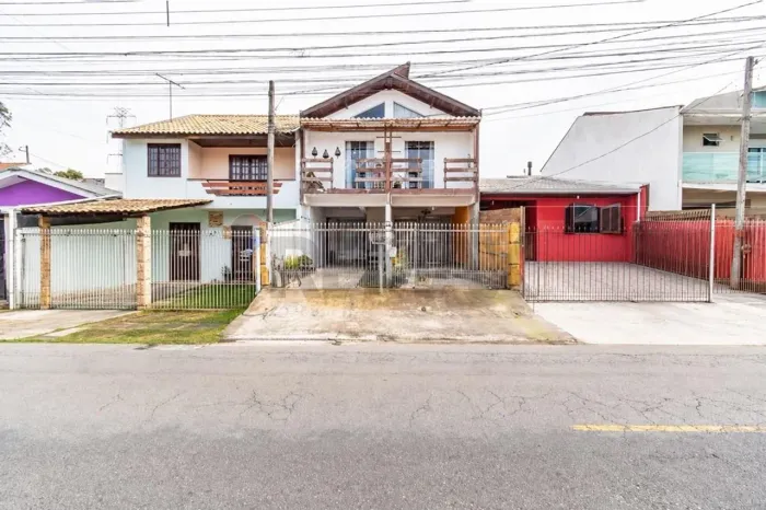 Sobrado duplex a venda Bairro Uberaba em Curitiba, PR
