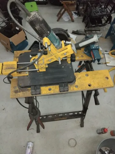 Mesa Ajustável + Suporte para Esmerilhadeira + Esmerilhadeira Makita