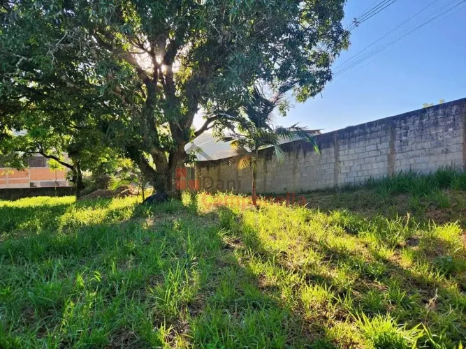 Terreno à Venda no Bairro Cantagalo em Pouso Alegre