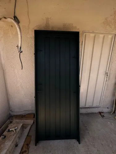 PORTA 0,80x2,10 CHAPA 18 - SUPER RESISTENTE - R$ 750