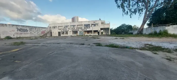 Imóvel para aluguel com 3500 metros quadrados em Jacintinho - Maceió - AL
