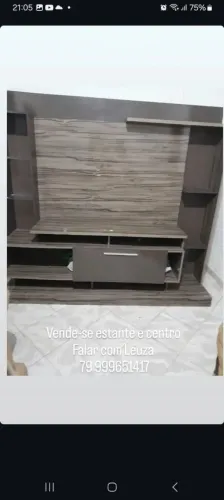 Vende-se painel de televisão com espaço e um centro de sala