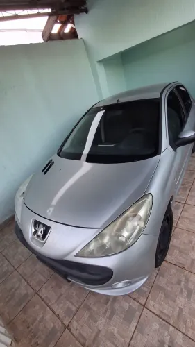 Peugeot 207 XR 1.4 Flex 8V 5P 2011